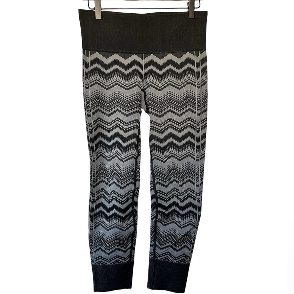 Lululemon mid rise ebb to street chevron full length pant leggings